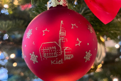 Weihnachtskugel mit Kiel.Saliling.City Motiv