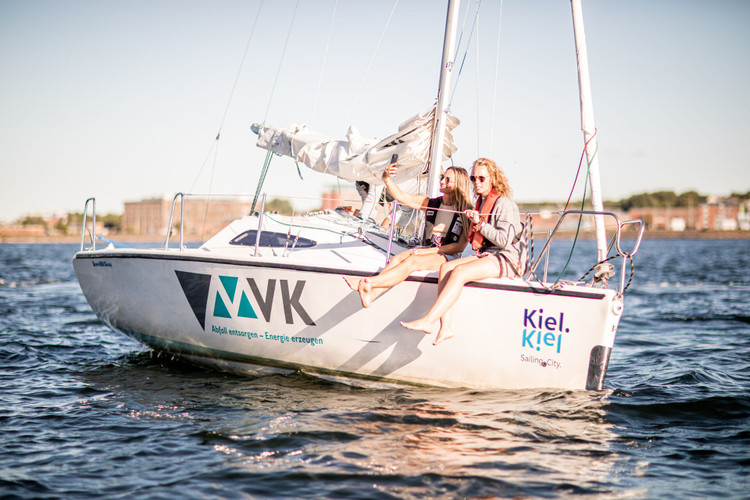  Einen Segelverein oder die passende Segelschule in Ihrer Nähe können Sie auf der nachfolgenden <a target="_blank">Karte</a> <br>(Weiterleitung zu Google-Maps) ausfindig machen und kontaktieren.