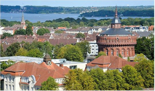 „Zwischen Backsteinarchitektur und Kunstkeramik“
