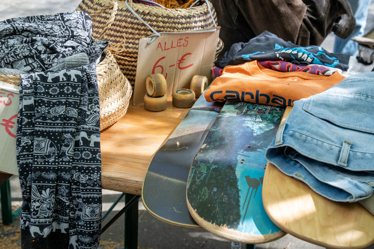  Flohmärkte in Kiel<br><br>Stöbern, feilschen und besondere Schätze finden: Entdecken Sie die Kieler Flohmärkte.