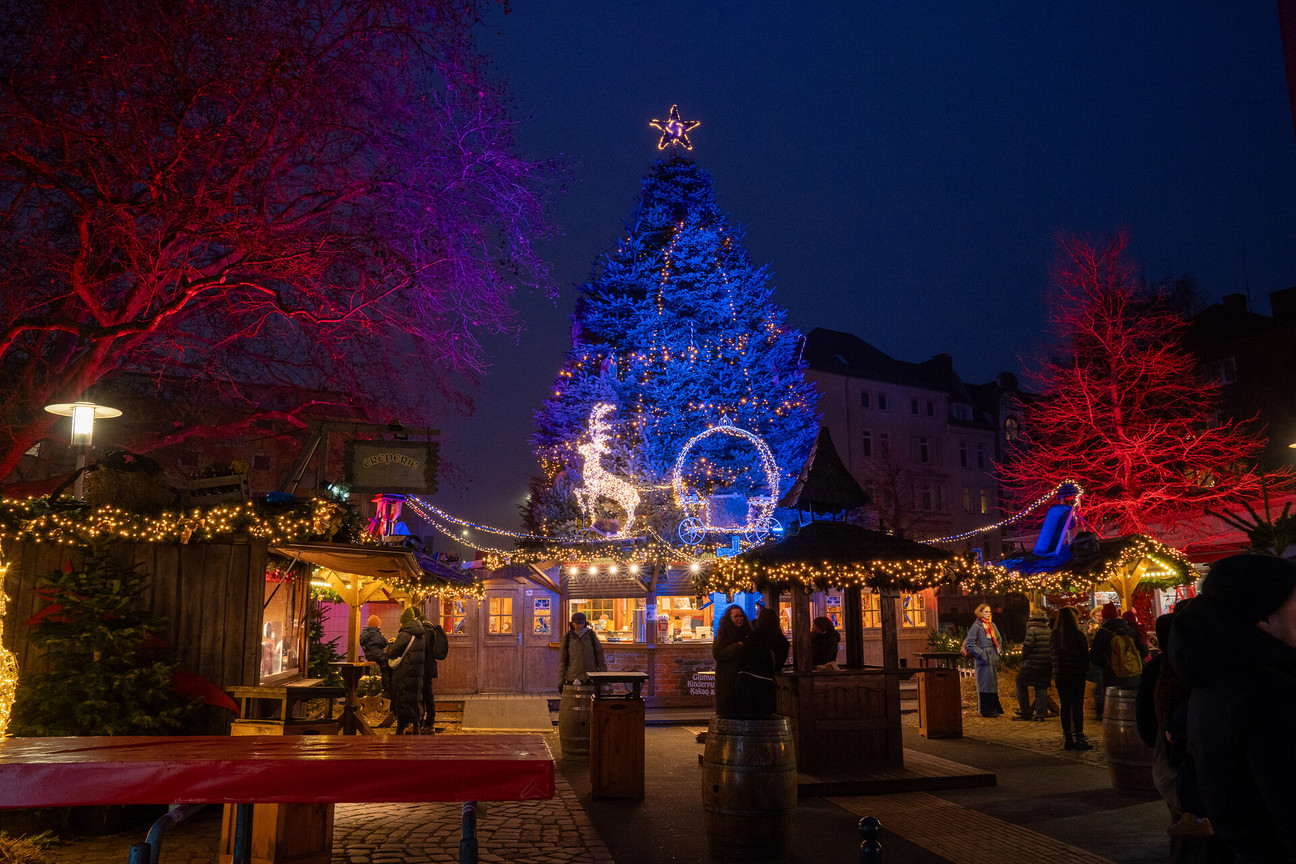 Weihnachtsmarkt auf dem Bernhard-Minetti-Platz