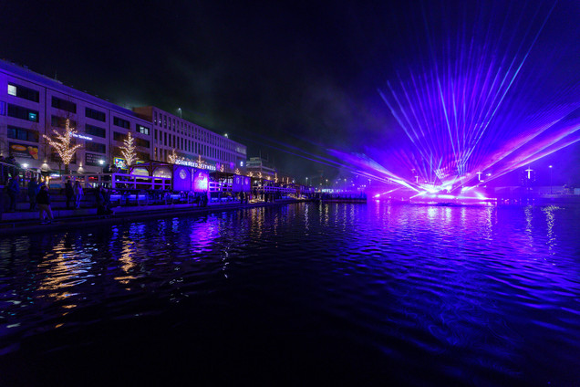 Lichtermeer am Bootshafen