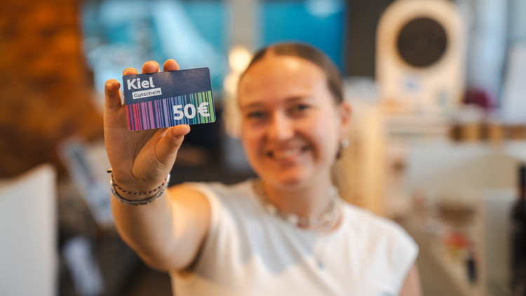  Mit dem KielGutschein schenkst du lokale Vielfalt – einlösbar in über 190 Läden, Cafés und Restaurants.