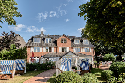 Frontansicht vom Strandhotel Strande.
