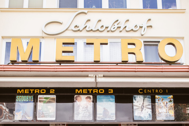 Metro Kino Kiel. Frühstücken im Kino mit anschließender Kinovorstellung.