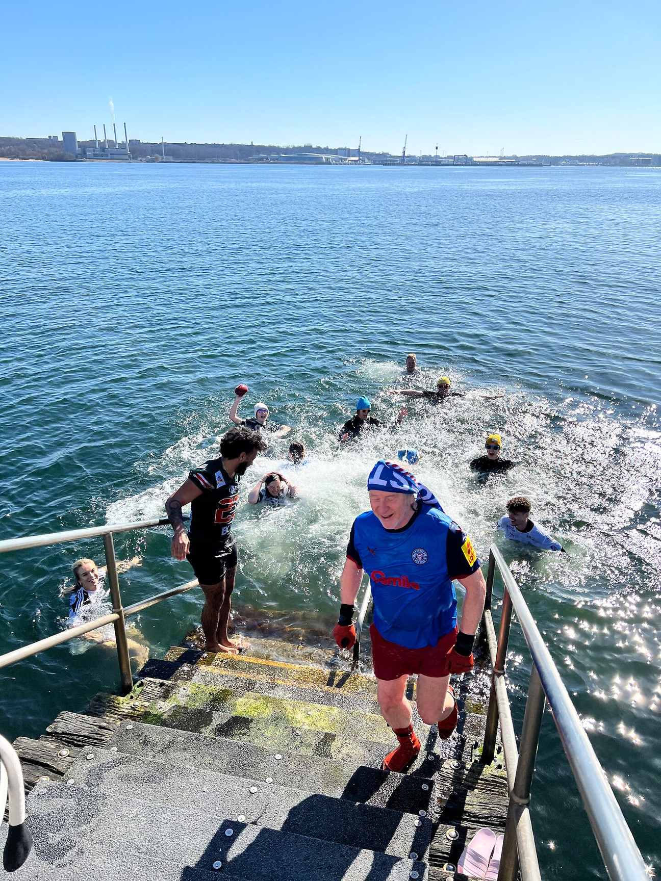 Uwe Wanger beim Anbaden