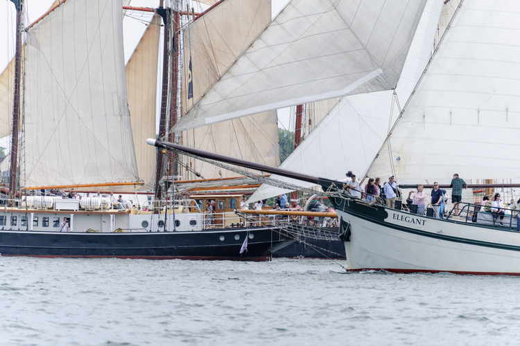  Immer eine Hand breit Wasser unterm Kiel<br><br>Hier berichtet ein echter Traditionssegler