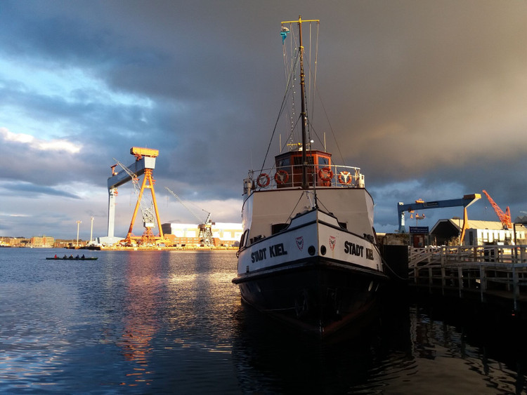  Ausflugstipps für Wind und Wetter<br><br>In Kiel gibt's auch bei Regen jede Menge zu entdecken: Entdecken Sie unsere Schietwetter-Tipps.<br> 