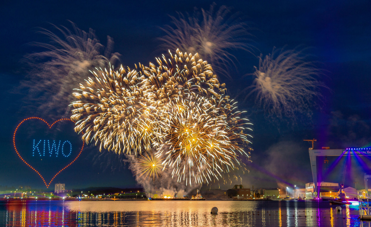 Feuerwerk über Kieler Förde