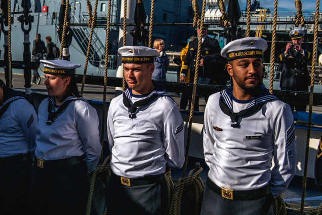 Vier Matros*innen der Gorch Fock