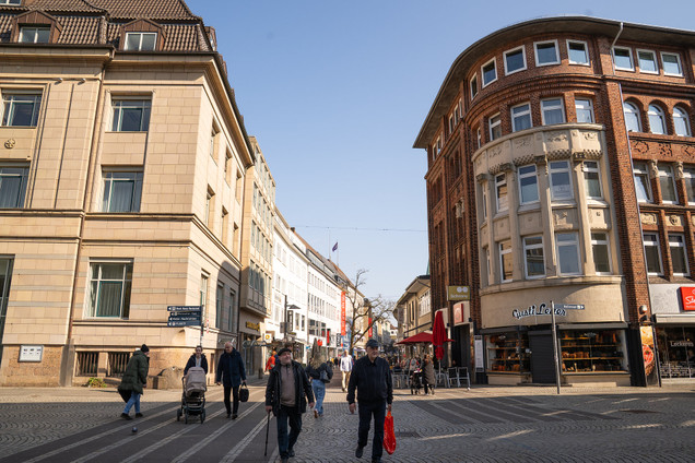 Blick in die Holstenstraße vom Asmus-Bremer-Platz aus