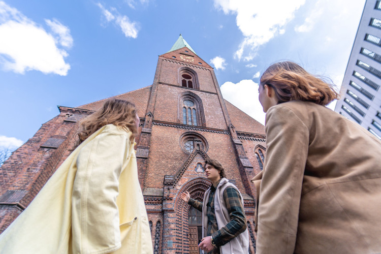  Kieler Stadtspaziergang<br><br>Erkunden Sie mit einem erfahrenen Guide die <br>Sehenswürdigkeiten der Stadt.