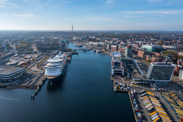 Die Kieler Förde aus der Drohennansicht