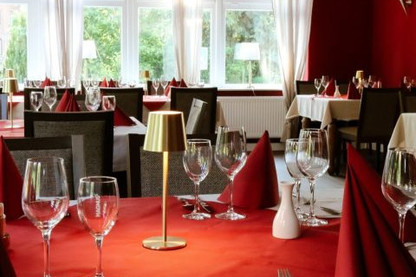 Festlich gedeckter Tisch in einem Restaurant