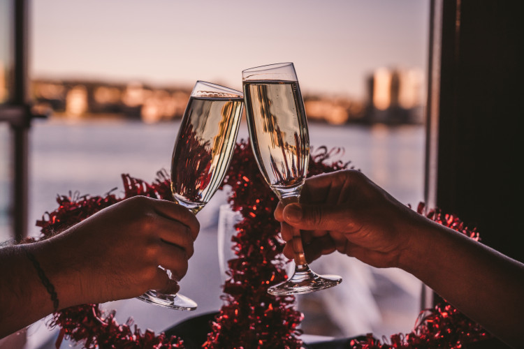  Regional schenken: Valentinstagsangebote<br><br>Entdecken Sie ausgewählte Tipps und lokale, maritime Geschenkideen.