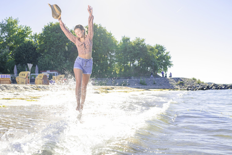  <a href="/kieler-foerde-entdecken/strandorte/heikendorf">Direkt neben Mönkeberg liegt das Ostseebad Heikendorf. Hier erfahren Sie mehr.</a>